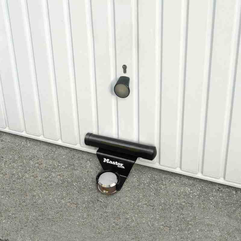 Installation d'un sabot de garage pour sécuriser votre porte de garage à Marseille